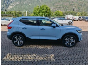 VOLVO XC40 CORE B3 KM ZERO 08/2026 5 ANNI DI GARANZIA